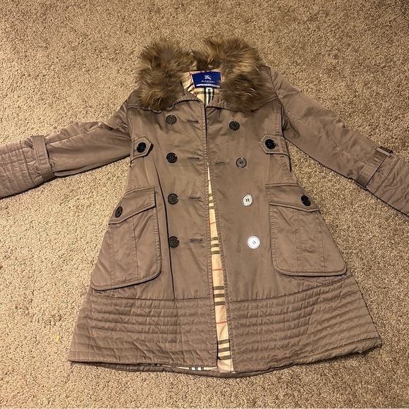❌ SOLD ❌ Burberry Blue Label Women’s Winter Coat - Picture 3 of 8